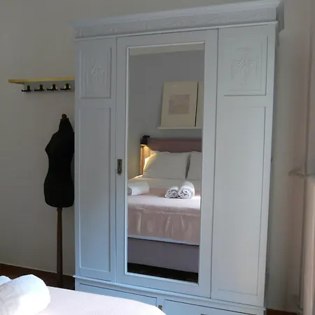Arty Flat In Center Apartment